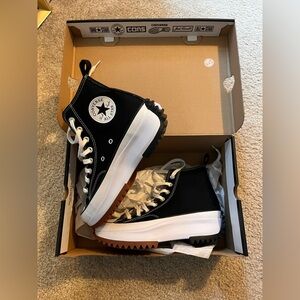 NEW Converse Run Star Hike Shoes Sz 8 Women Platform Sneakers Black White